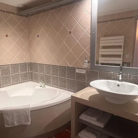 Logis Restaurant La Bergerie Hotel 3*