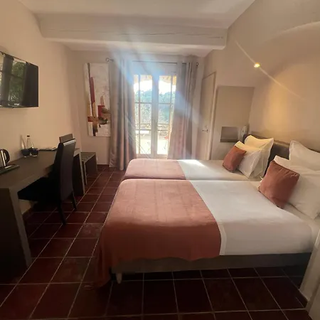 Ξενοδοχείο Logis Restaurant La Bergerie 3*