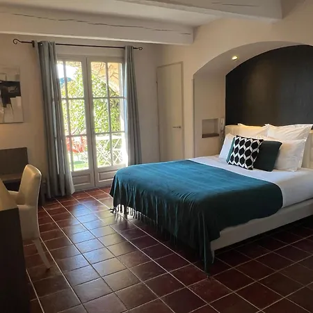 Logis Restaurant La Bergerie Otel Aragon