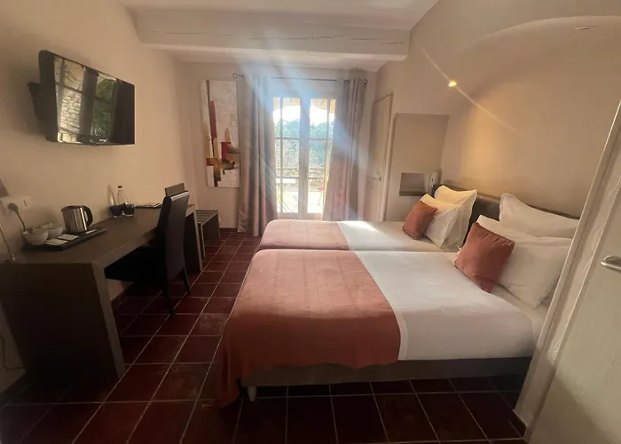 Hotel Logis Restaurant La Bergerie 3*